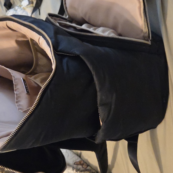 Lululemon New Parent Backpack 17L - Picture 4 of 9